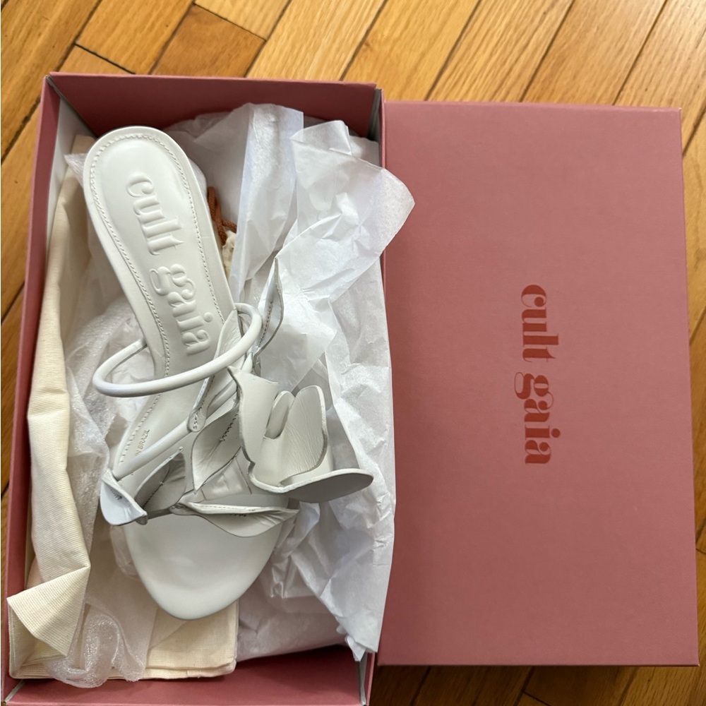 CULT GAIA Colette Sandal in Antique White - Picture 6 of 7